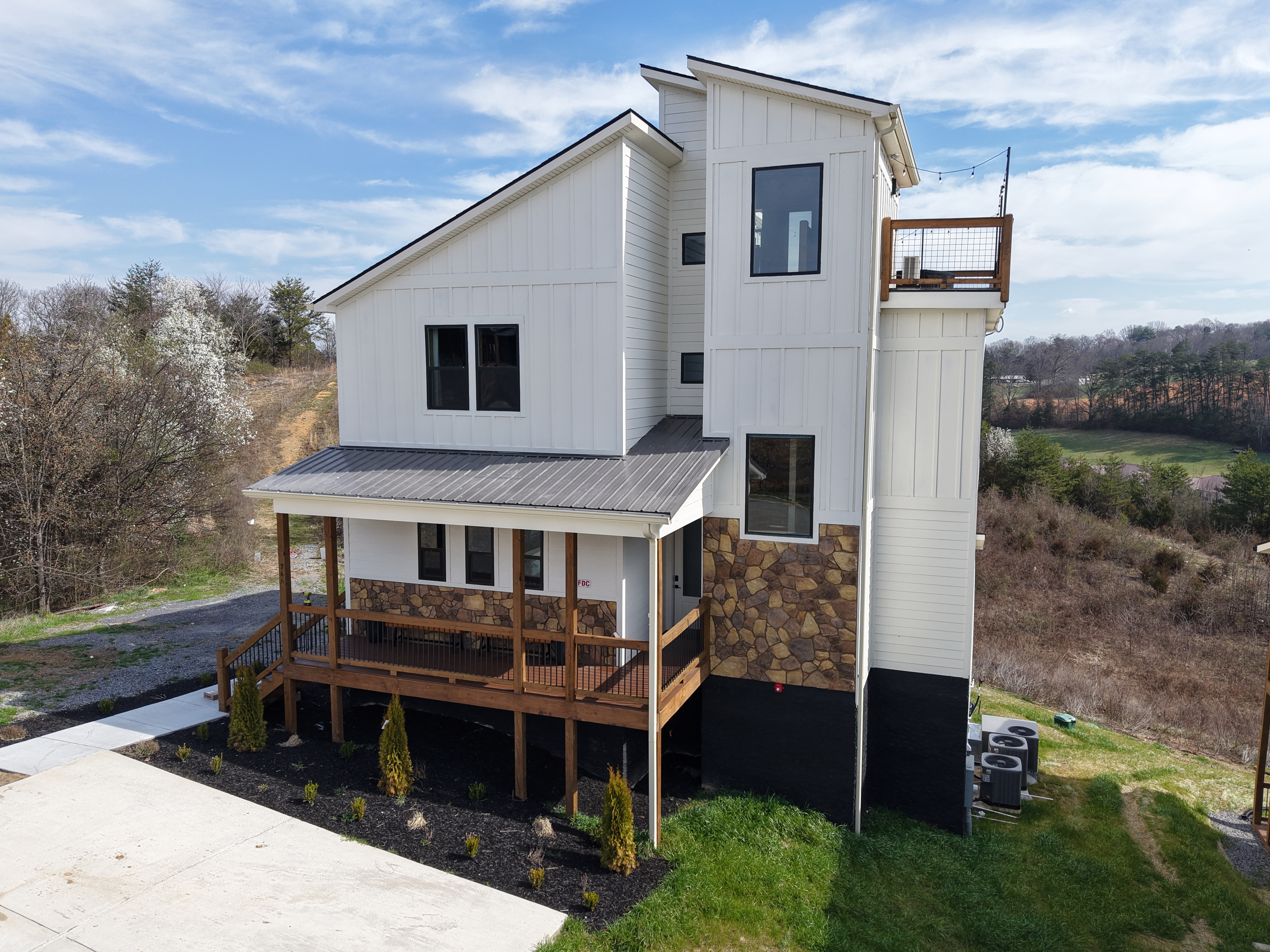 Cedar Mountain Home — Sevierville — Cabins and Homes by Donnie Allen